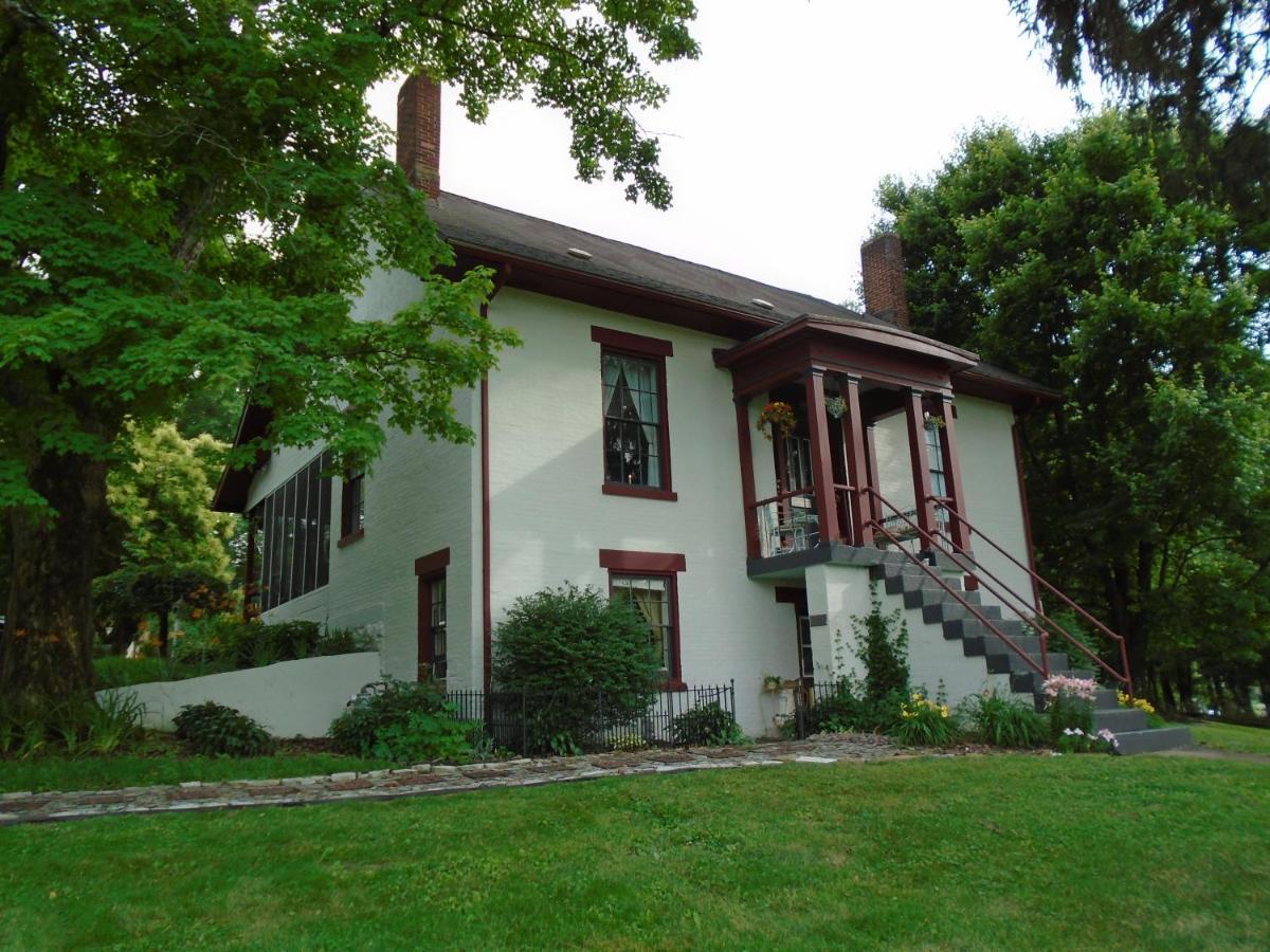 The Pines Of Dresden Bed & Breakfast Екстериор снимка