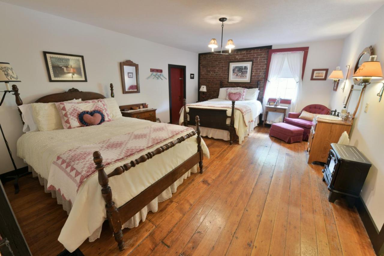 The Pines Of Dresden Bed & Breakfast Екстериор снимка