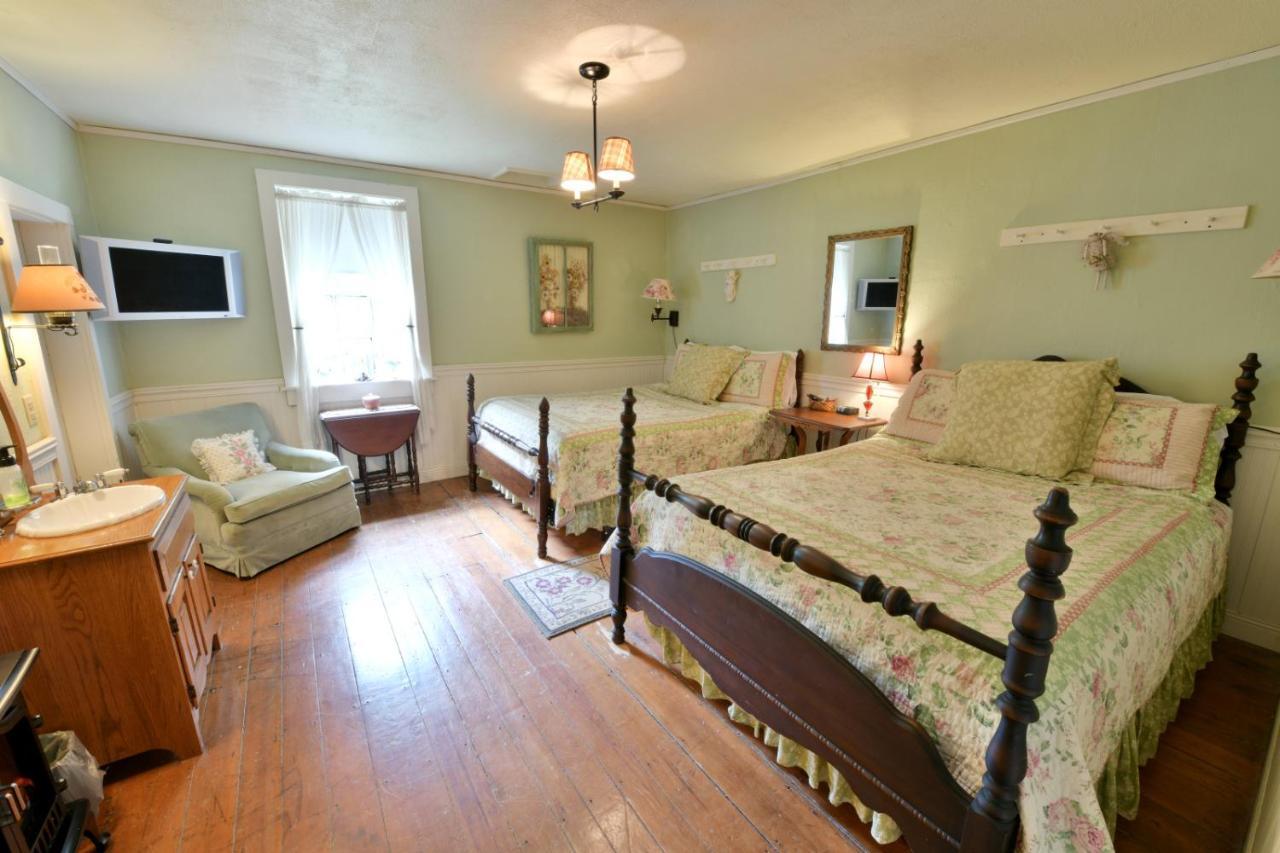 The Pines Of Dresden Bed & Breakfast Екстериор снимка