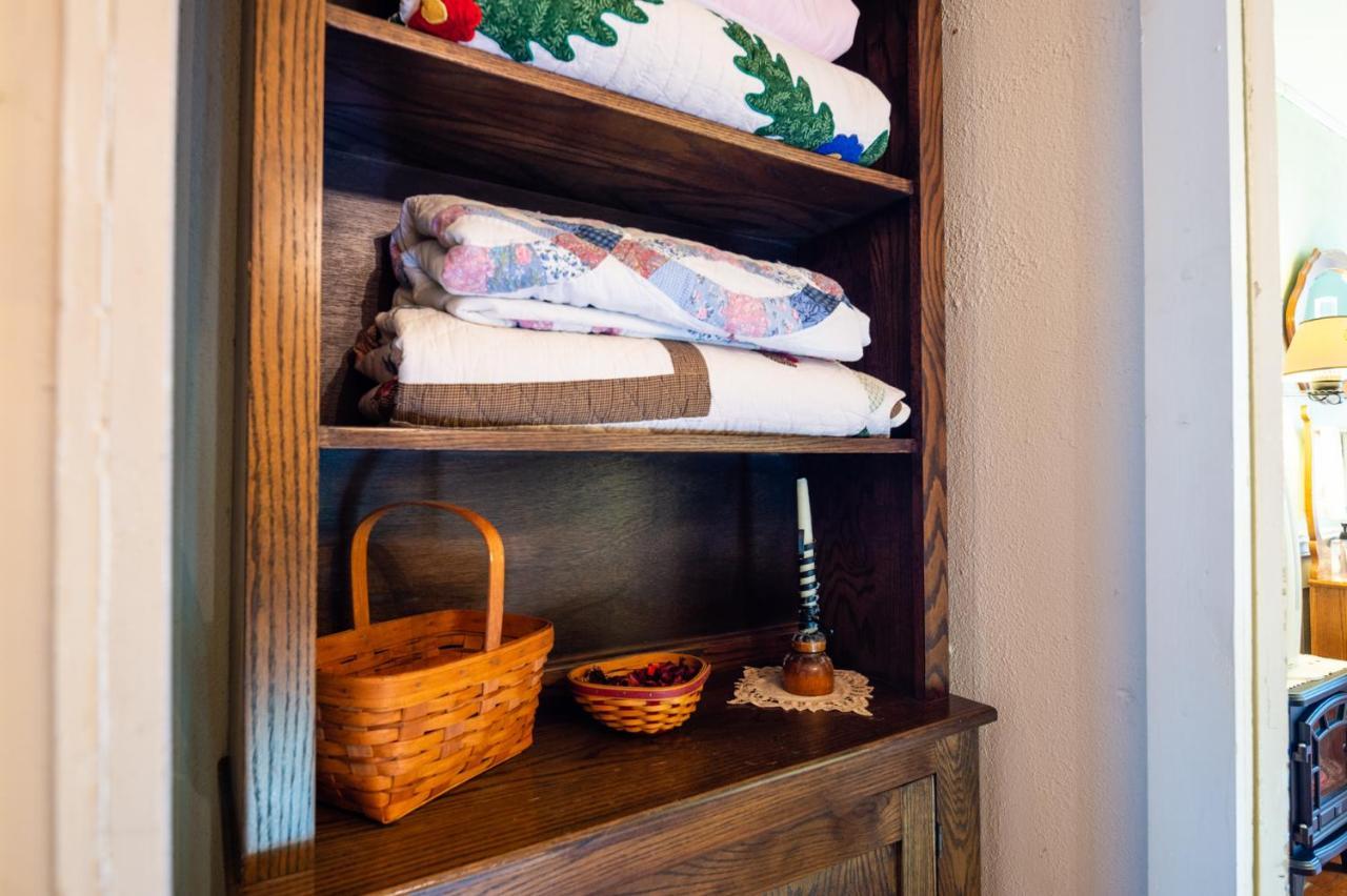 The Pines Of Dresden Bed & Breakfast Екстериор снимка