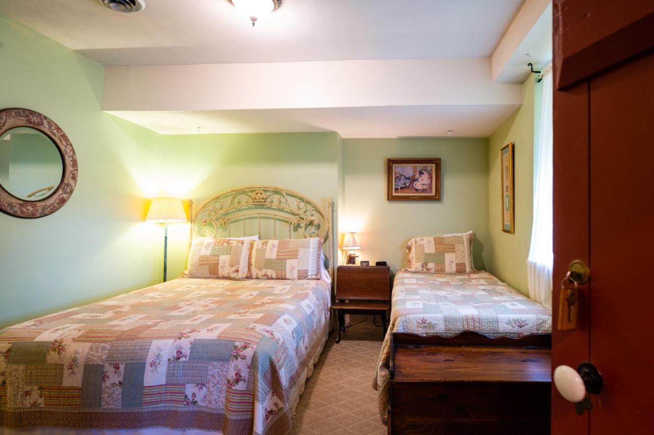 The Pines Of Dresden Bed & Breakfast Екстериор снимка