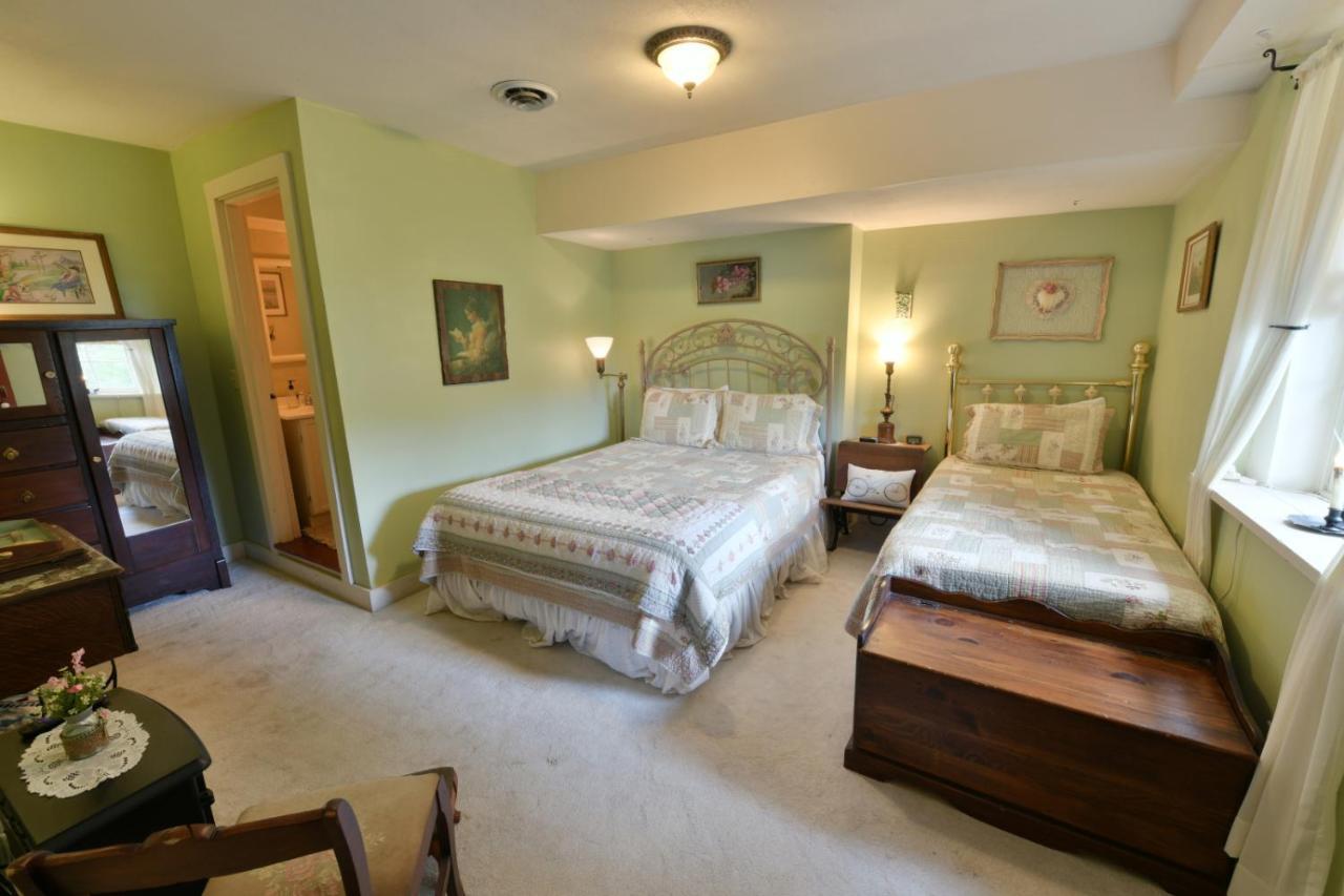 The Pines Of Dresden Bed & Breakfast Екстериор снимка