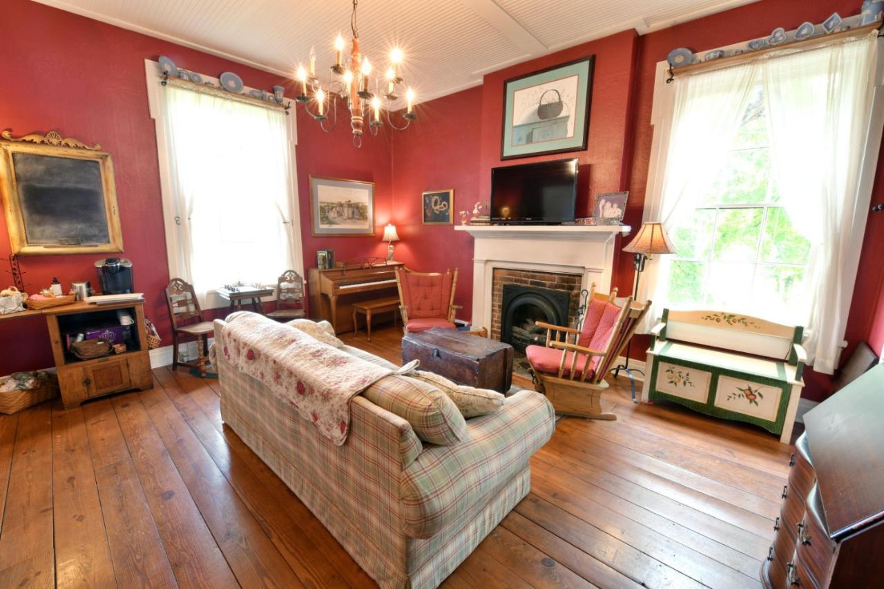 The Pines Of Dresden Bed & Breakfast Екстериор снимка