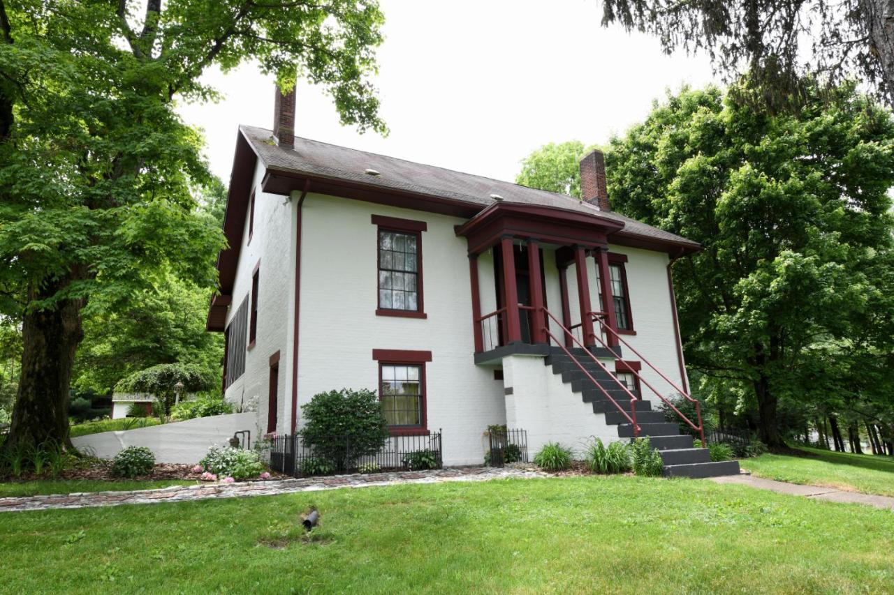 The Pines Of Dresden Bed & Breakfast Екстериор снимка
