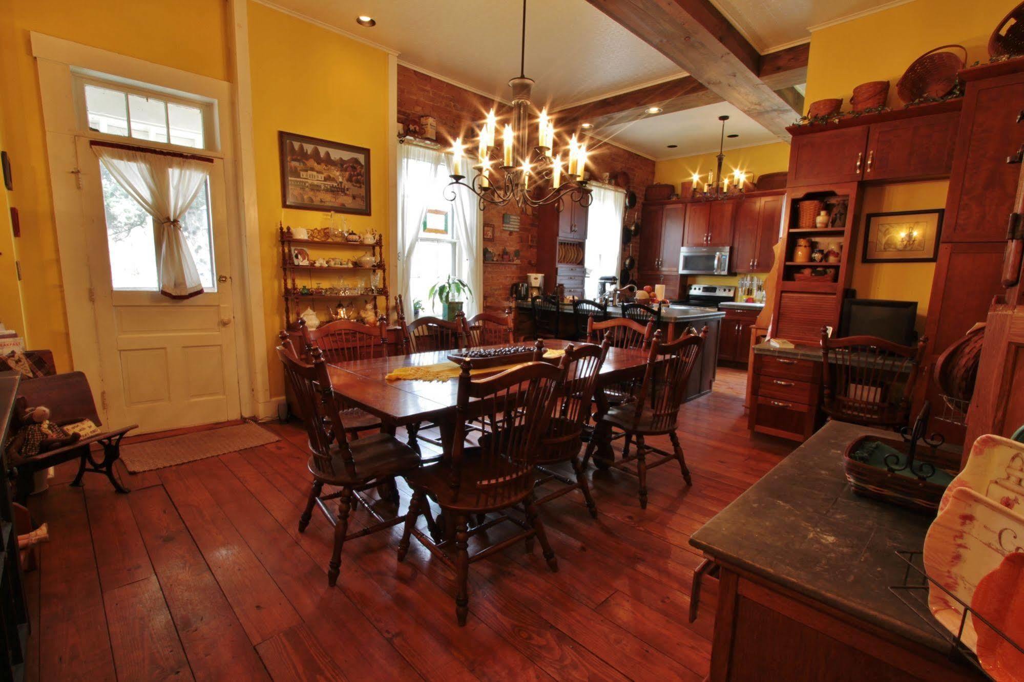 The Pines Of Dresden Bed & Breakfast Екстериор снимка