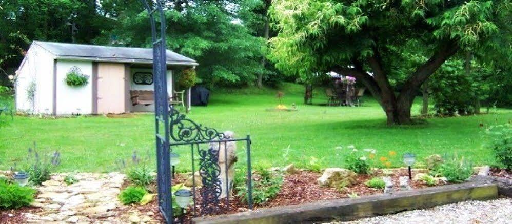The Pines Of Dresden Bed & Breakfast Екстериор снимка